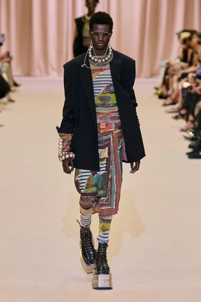 Look 13